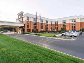 Comfort Inn & Suites Newark - Wilmington