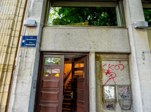 Apartment Sweet House Politika