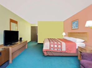 Super 8 by Wyndham Sturgeon Bay