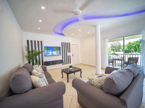 Plaza Achim 2br Apt, Heart Of Nightlife Area!