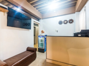 Alt Complex by OYO Rooms