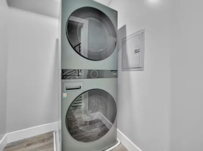 Cozy Home near City Center with Hot tub