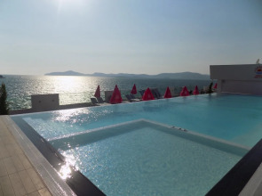 Marine Suites and Spa