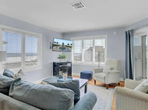 304 E Port O Call by Avantstay Rooftop Deck Close to Beach!