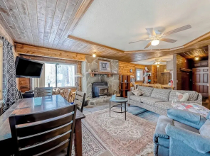 Lovely 3BR Mountain View Fireplace
