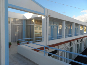 Seafront Studios & Apartments