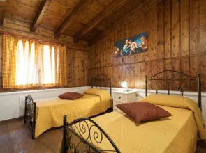 Isernia Pool Chalet
