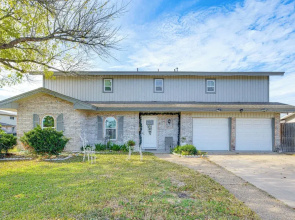 9 Mi to Dtwn: Spacious Retreat in Corpus Christi!