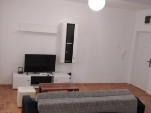 Lovely condo next to salt room, bus station