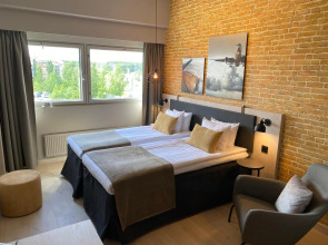 Skyline Airport Hotel