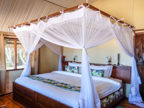 Saadani Safari Lodge - bush, river, beach