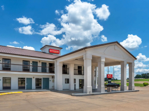 Econo Lodge Inn & Suites