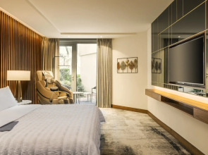 Le Meridien Dubai Hotel & Conference Centre