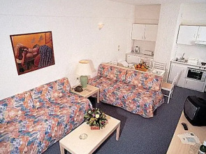 Metropolitan Capsis Holiday Club