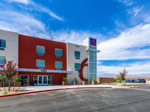 Motel 6 Las Vegas, NV - Motor Speedway