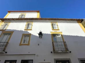 Largo Inn Suites Evora