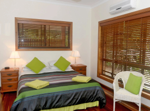 Hibiscus Lodge Bed & Breakfast