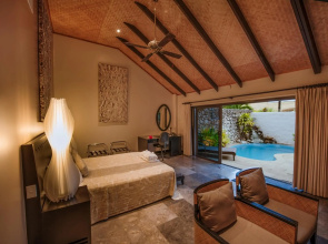 Crown Beach Resort & Spa