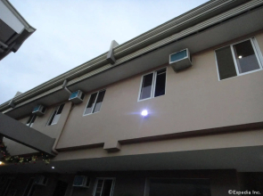 RedDoorz @ Grand Apartelle Hernan Cortes Cebu
