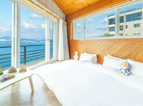 Yeosu Hi Mom Kids Family Pension Black