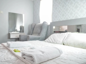 Green Lake View Managed by Diorama