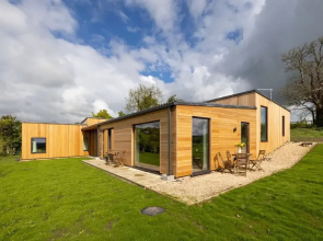 Stunning Home With Garden Panoramic Views