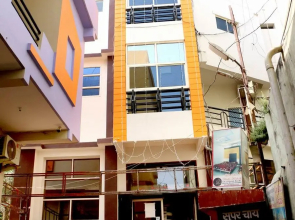 Shri Radhe Krishna Hotel
