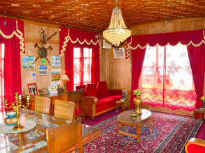 Golden Flower Heritage Houseboat
