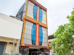 OYO Flagship 75668 Hotel Tejasri Residency