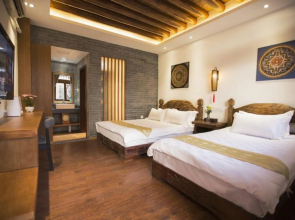 Lijiang Guiyuantianju Inn