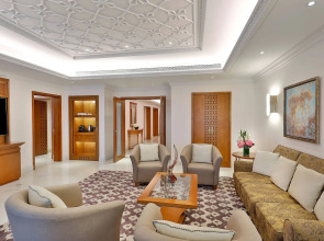 Al Bustan Palace, a Ritz-Carlton Hotel