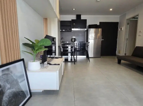 Bright & Breezy -1BR T1 211