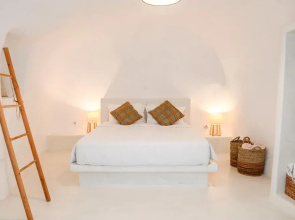 Amphora Helios Gem - Private Jacuzzi and Views