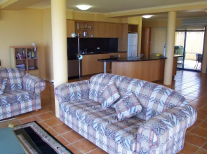 Horizons Beachfront Apartment