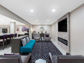 La Quinta Inn & Suites by Wyndham Blue Springs