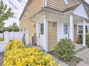 Ideally Located Glen Cove Apartment!