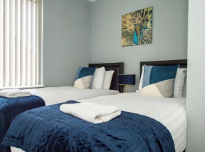 Large Contractor & Worker House - Free Parking - by ComfyWorkers