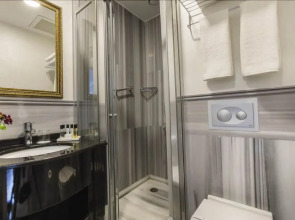 Meroddi La Porta Hotel