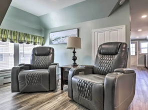 Old Orchard Beach Apartment - Quick Walk to Beach!