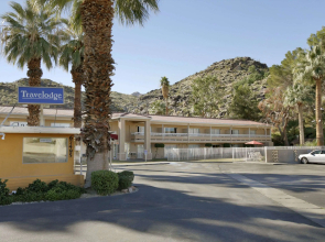 Sol Springs Inn