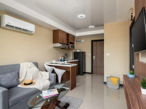 Naiharn Pearl Condo Hotel by Villacarte