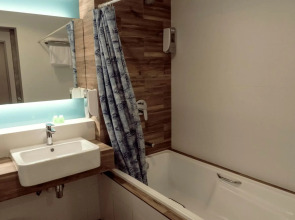 VIP Hotel (SG Clean Certified)