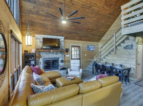 Deep Gap Cabin w/ 2 Decks & Community Amenities!