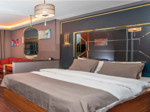 216 Eagle Palace Suite