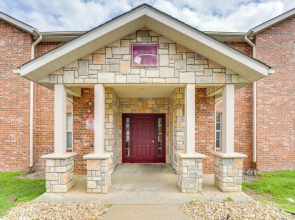 Mtn-view Gem w/ Hot Tub Access: Branson Condo