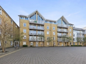 Golden Stays - Sleeps 4 Canterbury Comfy - Entire Apartment