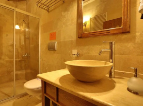 Safran Cave Hotel