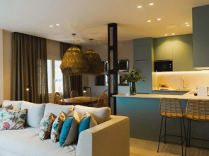 CASA ESPERANZA *Family Home Over the Sea*