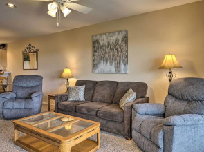 Champions Retreat Condo Near 76 Strip