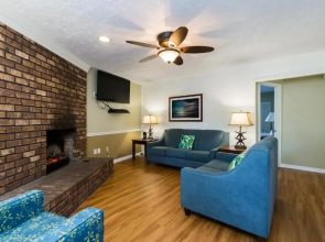 Country Club Villas